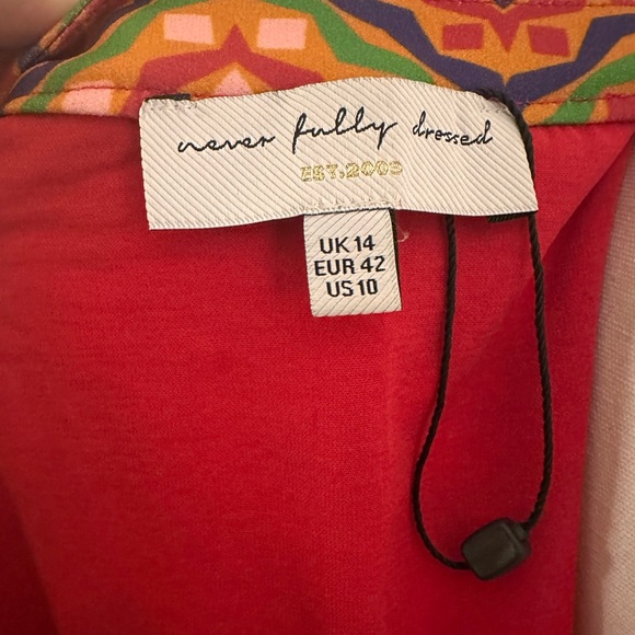 Colorful Geometric Patterned Vest - Picture 7 of 7